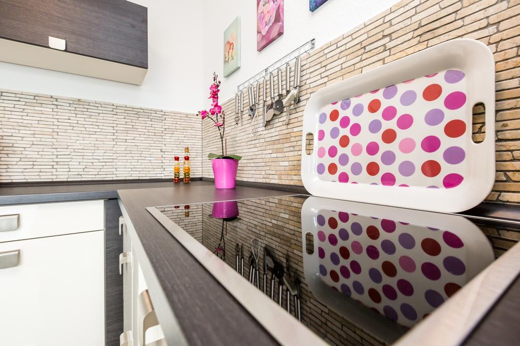 Apartment Koeln Rath Extérieur photo